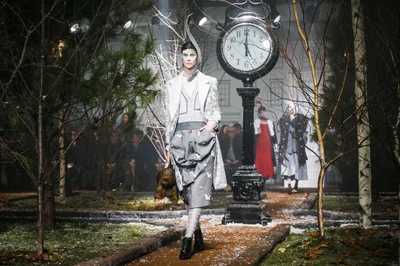 Look 49